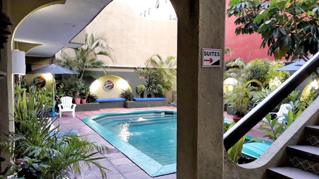 Solimar Inn Suites ซีฮัวตาเนโค ภายนอก รูปภาพ