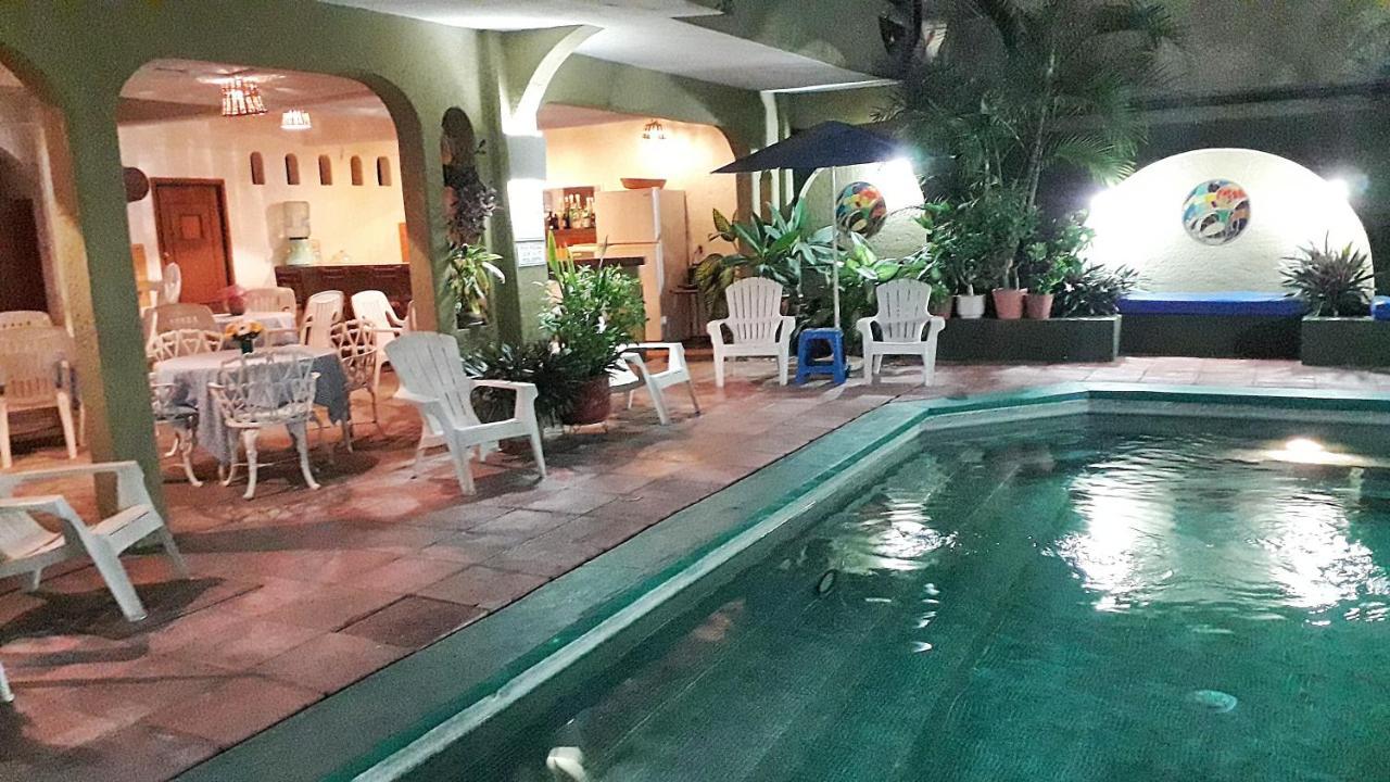 Solimar Inn Suites ซีฮัวตาเนโค ภายนอก รูปภาพ