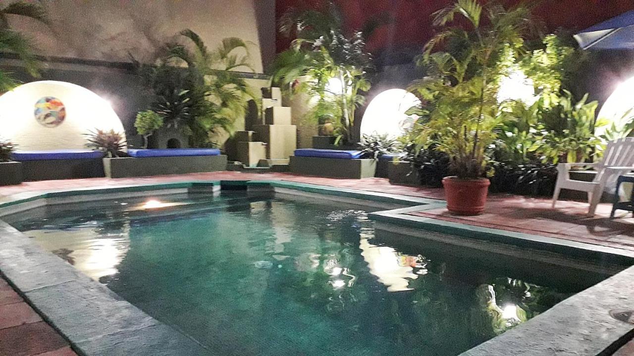 Solimar Inn Suites ซีฮัวตาเนโค ภายนอก รูปภาพ